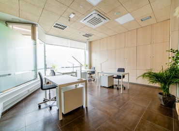 Oficina comercial disponible para alquilar en Burgos 12 m², Calle Santa Águeda 40 - 0 | MatchOffice