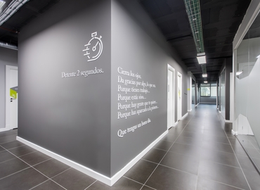 Observe oficinas compartidas en Polígono Son Castelló 45 m², Carrer de Fluvià - 25 | MatchOffice.es