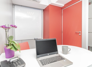 Reserve sala de reuniones en Madrid Centro 48 m², Paseo de las Delicias - 18 | MatchOffice