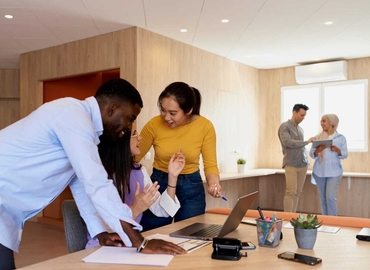 Alquile oficinas de coworking en Madrid Centro 48 m², Paseo de las Delicias - 17 | MatchOffice