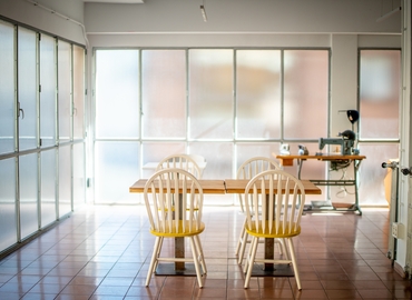 Explore coworking en Madrid Tetuán 160 m², Calle Naranjo 9 - 4 | MatchOffice.es