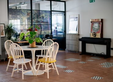 Observe oficinas de coworking en Madrid Tetuán 160 m², Calle Naranjo 9 - 5 | MatchOffice.es
