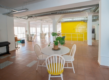 Observe oficinas de coworking en Madrid Tetuán 160 m², Calle Naranjo 9 - 6 | MatchOffice.es