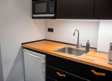 Alquile coworking en Madrid Ciudad Lineal 140 m², Travesía de Jose Arcones Gil 3 - 8 | MatchOffice