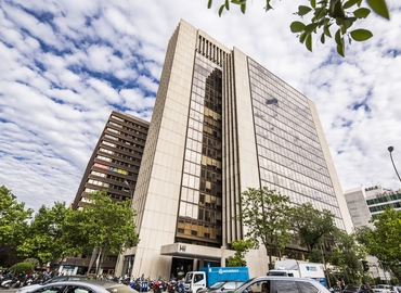 Alquile oficinas compartidas en Madrid Centro 192 m², Paseo de la Castellana 141 - 2 | MatchOffice