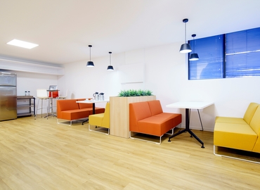 Explore coworking en Alcobendas 140 m², Calle de la Caléndula - 7 | MatchOffice.es
