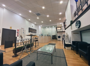 Reserve sala de juntas en Sevilla 30 m², Plaza Aviador Ruiz de Alda 11 - 3 | MatchOffice