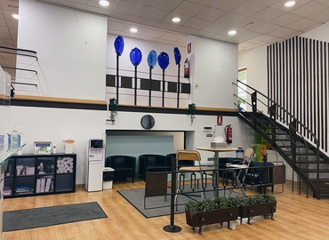 Alquile sala de juntas en Sevilla 30 m², Plaza Aviador Ruiz de Alda 11 - 0 | MatchOffice.es