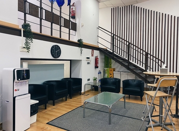 Reserve sala de conferencias en Sevilla 30 m², Plaza Aviador Ruiz de Alda 11 - 2 | MatchOffice