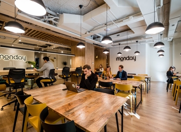 Explore coworking en Madrid Chamberi 2500 m², Calle de Santa Engracia 23 - 0 | MatchOffice.es