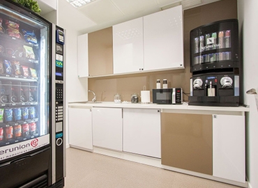 120 m² Meeting room in Seville, Avenida de Eduardo Dato 69 (41005) - 9 | MatchOffice