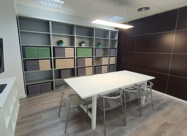 Alquile oficinas de coworking en Sevilla 200 m², Calle de la Arquitectura 2 Torre 11 Planta 7 - 3 | MatchOffice