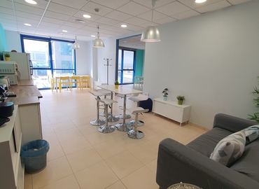 Explore coworking en Sevilla 200 m², Calle de la Arquitectura 2 Torre 11 Planta 7 - 5 | MatchOffice