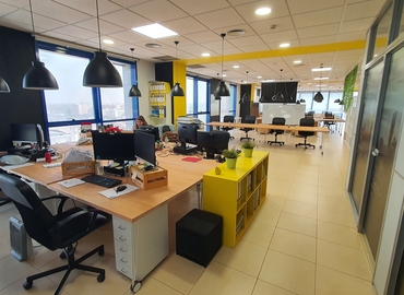 Alquile coworking en Sevilla 200 m², Calle de la Arquitectura 2 Torre 11 Planta 7 - 9 | MatchOffice