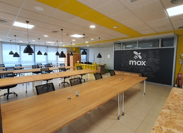 Explore oficinas de coworking en Sevilla 200 m², Calle de la Arquitectura 2 Torre 11 Planta 7 - 13 | MatchOffice
