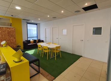 Alquile oficinas de coworking en Sevilla 200 m², Calle de la Arquitectura 2 Torre 11 Planta 7 - 14 | MatchOffice.es
