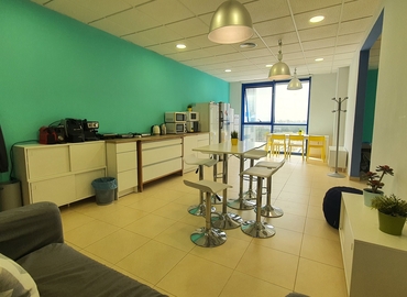 Observe oficinas compartidas en Sevilla 200 m², Calle de la Arquitectura 2 Torre 11 Planta 7 - 18 | MatchOffice