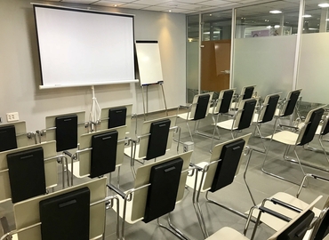 Alquile sala de juntas en Almería 54 m², Calle Chillida - 2 | MatchOffice.es