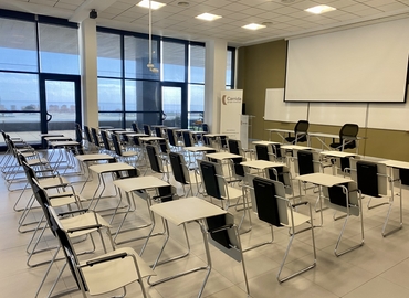 Alquile sala de juntas en Almería 54 m², Calle Chillida - 5 | MatchOffice