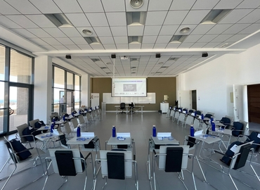 Alquile sala de juntas en Almería 54 m², Calle Chillida - 6 | MatchOffice