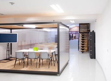 Explore oficinas de coworking en Ourense 300 m², Rúa Bedoya 27 - 0 | MatchOffice.es