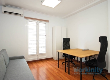 Parque empresarial en alquiler en València 250 m², Carrer de Colón 42 - 2 | MatchOffice