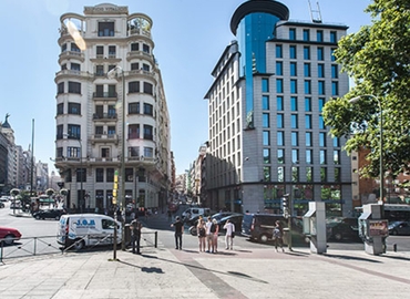 Reserve sala de juntas equipada en Madrid Centro 300 m², Calle Leganitos 47 - 12 | MatchOffice