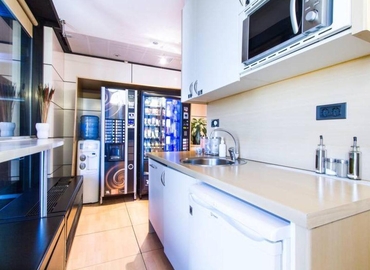 Reserve sala de juntas fiable en Madrid Centro 300 m², Paseo de la Castellana 95 - 15º - 31 | MatchOffice