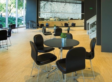 Alquile sala de juntas equipada en les Corts 300 m², Avinguda Diagonal 640 - 15 | MatchOffice.es