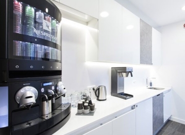 Reserve sala de conferencias equipada en Madrid Centro 135 m², Calle de Martínez Villergas 49 - 8 | MatchOffice.es