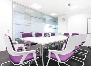 Elija sala de reuniones equipada en Madrid Centro 135 m², Calle de Martínez Villergas 49 - 13 | MatchOffice.es