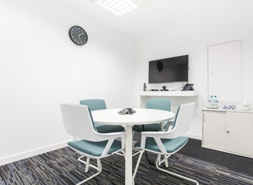 Elija sala de juntas acogedora en Madrid Centro 135 m², Calle de Martínez Villergas 49 - 15 | MatchOffice.es