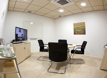 Elija sala de reuniones equipada en Málaga 300 m², Plaza de la Solidaridad 12 - 17 | MatchOffice