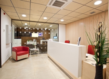 Alquile sala de juntas equipada en Málaga 300 m², Plaza de la Solidaridad 12 - 19 | MatchOffice