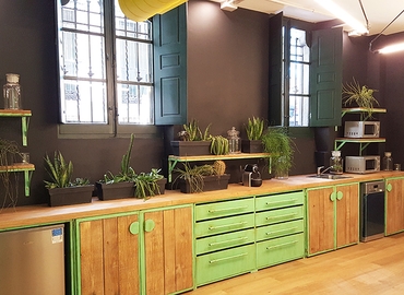 Explore coworking en Madrid Centro 40 m², Calle de la Libertad 20 - 4 | MatchOffice