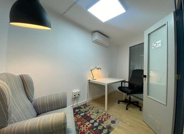 Observe oficinas compartidas en Palma de Mallorca 200 m², Carrer de Margalida Caimari 24 - 7 | MatchOffice.es