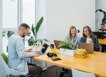 Explore coworking en Almería 50 m², Plaza de la Administración Vieja 1 - 0 | MatchOffice.es