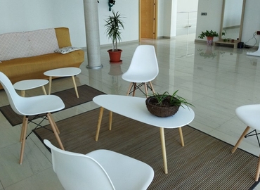 Alquile oficinas compartidas en Ciudad Real 390 m², Calle Prado - 8 | MatchOffice