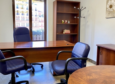 Centros de negocio en alquiler en Burgos 45 m², Pl. Mayor - 5 | MatchOffice.es