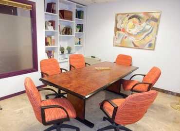 Reserve sala de juntas en Burgos 50 m², Calle Entremercados 8 - 9 | MatchOffice