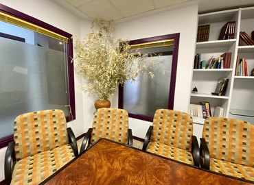 Elija sala de juntas en Burgos 50 m², Calle Entremercados 8 - 10 | MatchOffice.es
