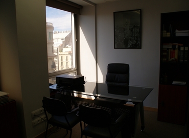 Alquile sala de conferencias equipada en Ciutat Vella 30 m², Carrer de la Diputació 279 - 9 | MatchOffice.es