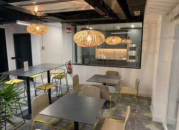 Parque empresarial en alquiler en Madrid Tetuán 200 m², Calle de Edgar Neville 33 - 0 | MatchOffice