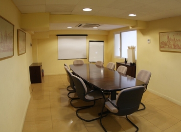 Reserve sala de reuniones equipada en Madrid Centro 40 m², Paseo de la Habana 9-11 - 10 | MatchOffice