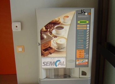 42 m² Conference room in Burgos, Calle Juan de Ayolas 49 (09007) - 9 | MatchOffice