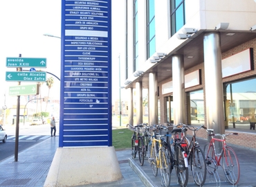 Reserve sala de juntas acogedora en Málaga 40 m², Calle Bodegueros 21 - 9 | MatchOffice.es