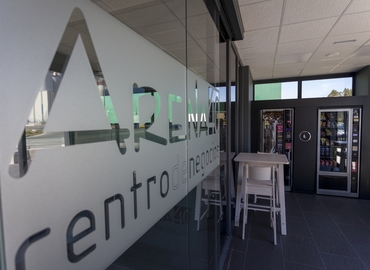 Alquile sala de conferencias equipada en Ferrol 40 m², Avenida Arrieiros esquina Vidrieros - 17 | MatchOffice.es