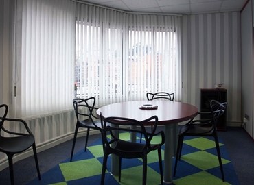Reserve sala de juntas fiable en Bilbao 16 m², Venezuela Plaza 1 - 16 | MatchOffice