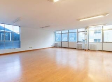 Alquile sala de conferencias equipada en Oviedo 50 m², Mendizábal 1 - 3 | MatchOffice