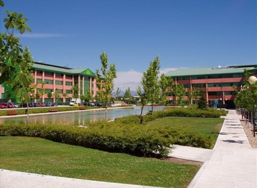 50 m² Convention center in Pozuelo de Alarcon, Camino del Cerro de los Gamos 1  (28224) - 2 | MatchOffice.com